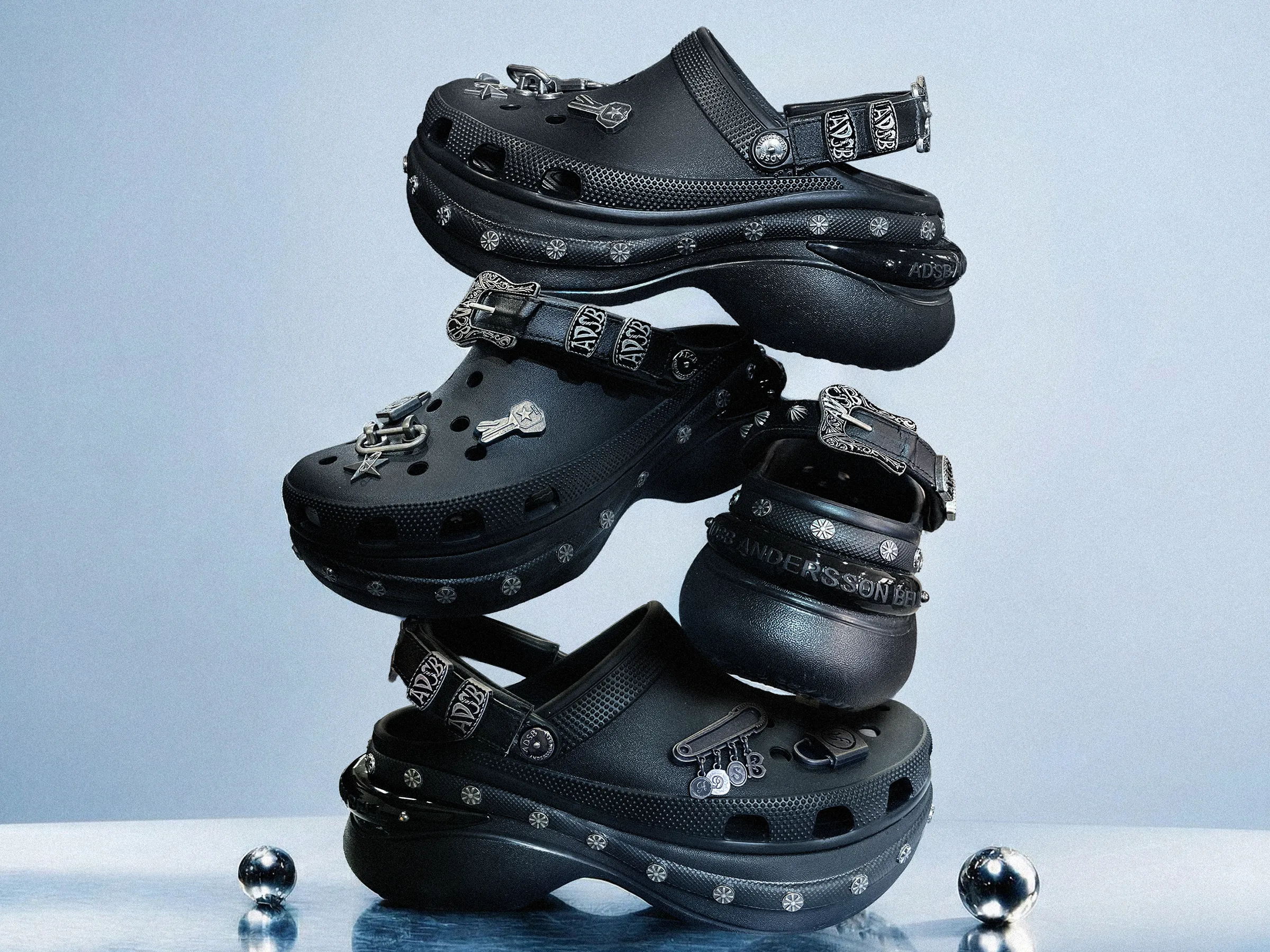 ANDERSSON BELL X CROCS | 카시나 KASINA